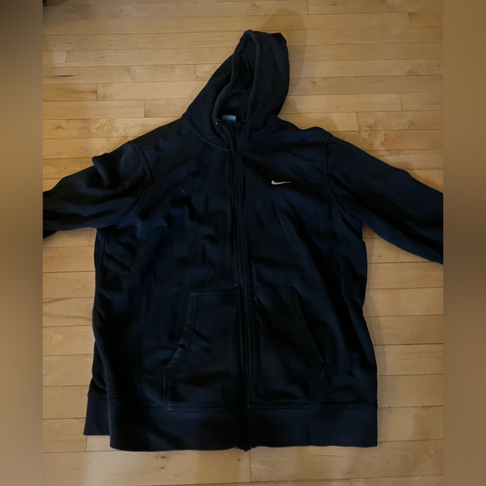 Black Nike pullover